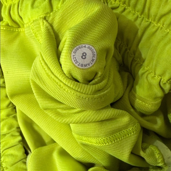 lululemon Neon Yellow Hotty hot 4inch low rises - Picture 3 of 3